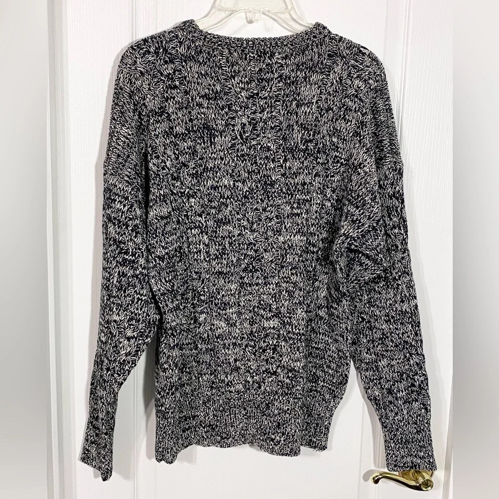 90s Jarrod’s Cable Knit Sweater HONG KONG MADE Vintage Marled Black White XL